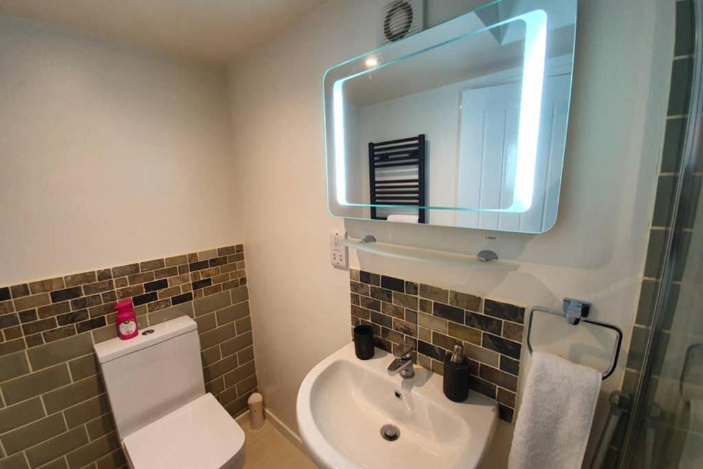 Annex In Chippenham With Parking And Wifi 빌라 외부 사진
